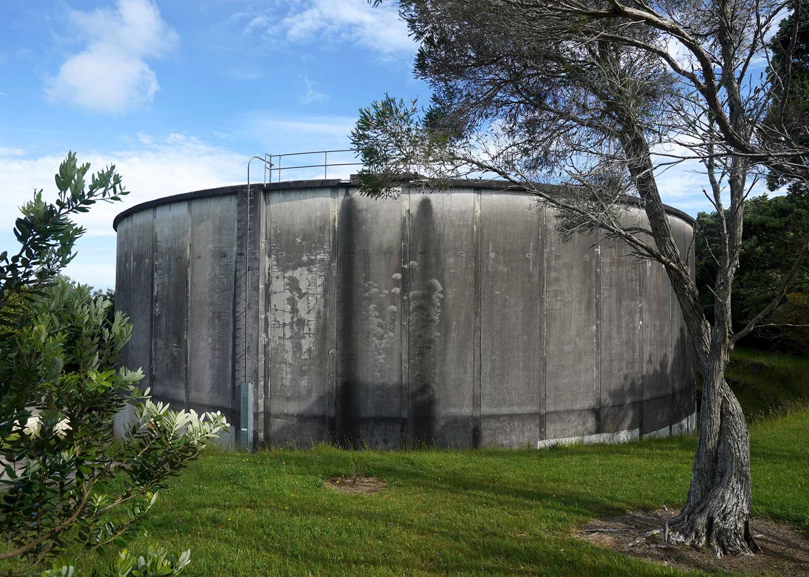 Water reservoir. 