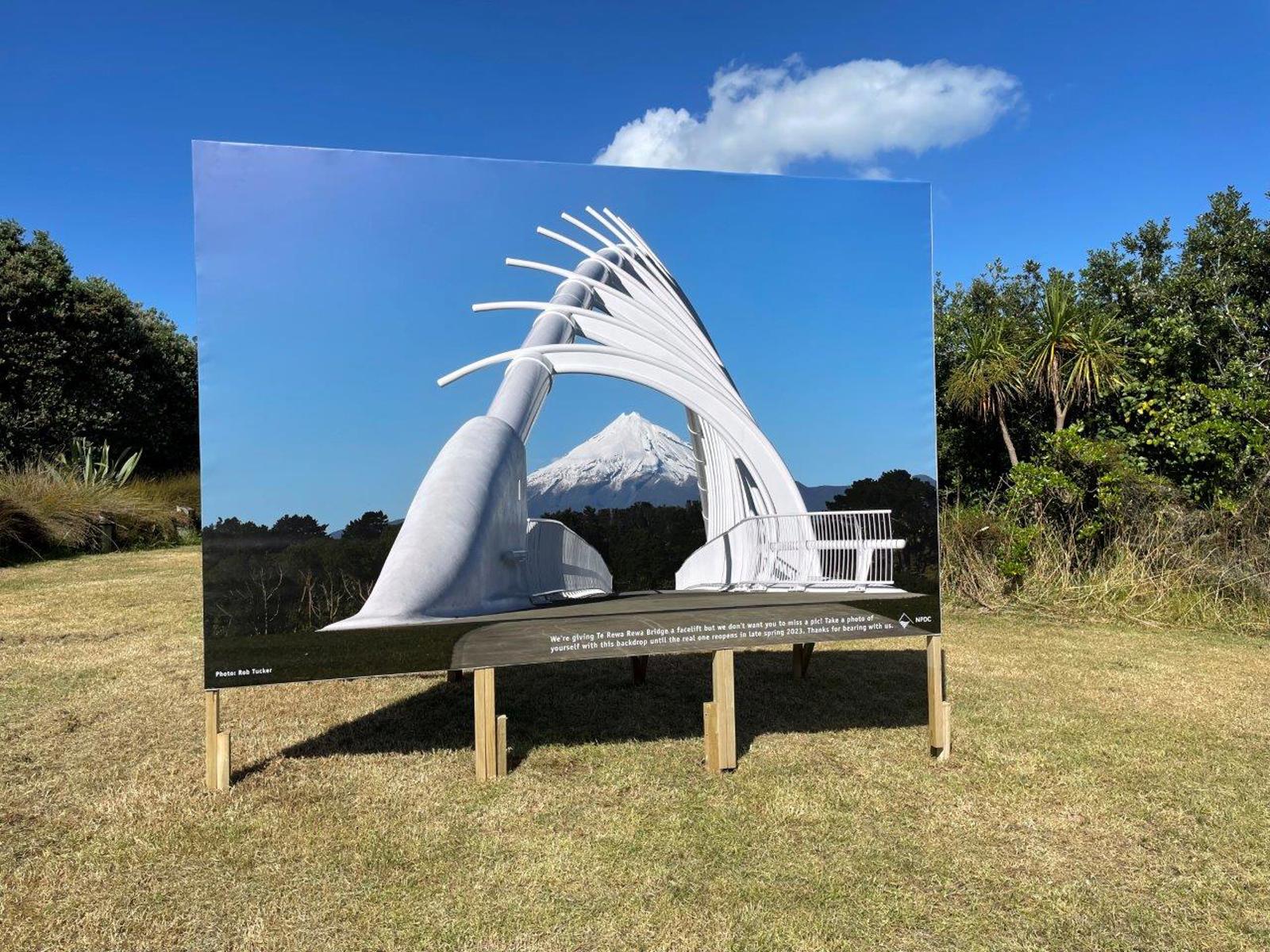 Te Rewa Rewa Bridge repaint