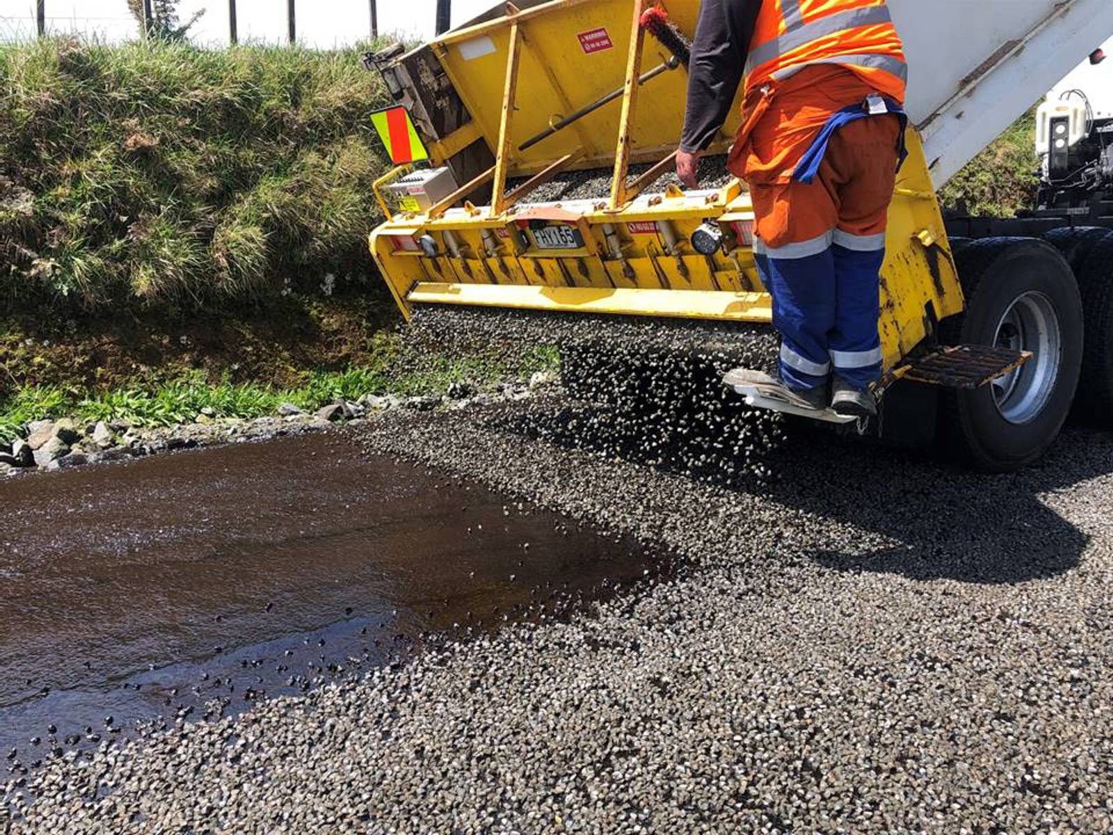 resealing road