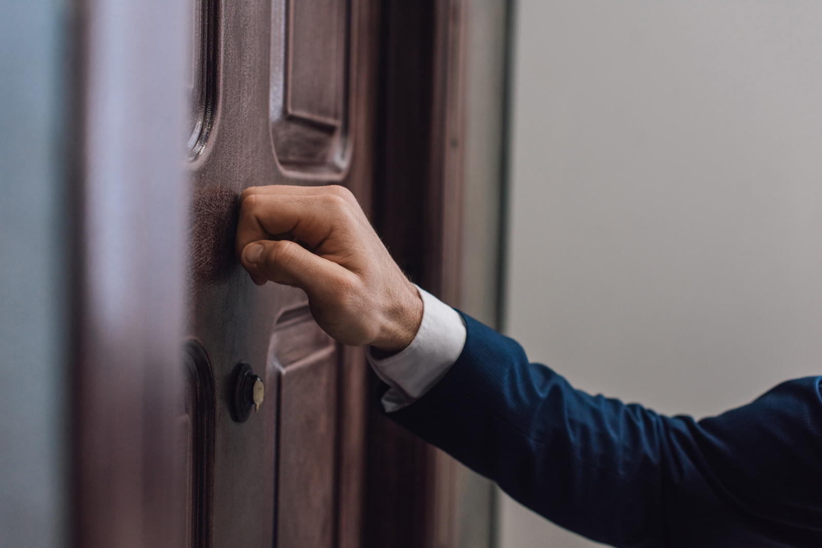 knocking on door