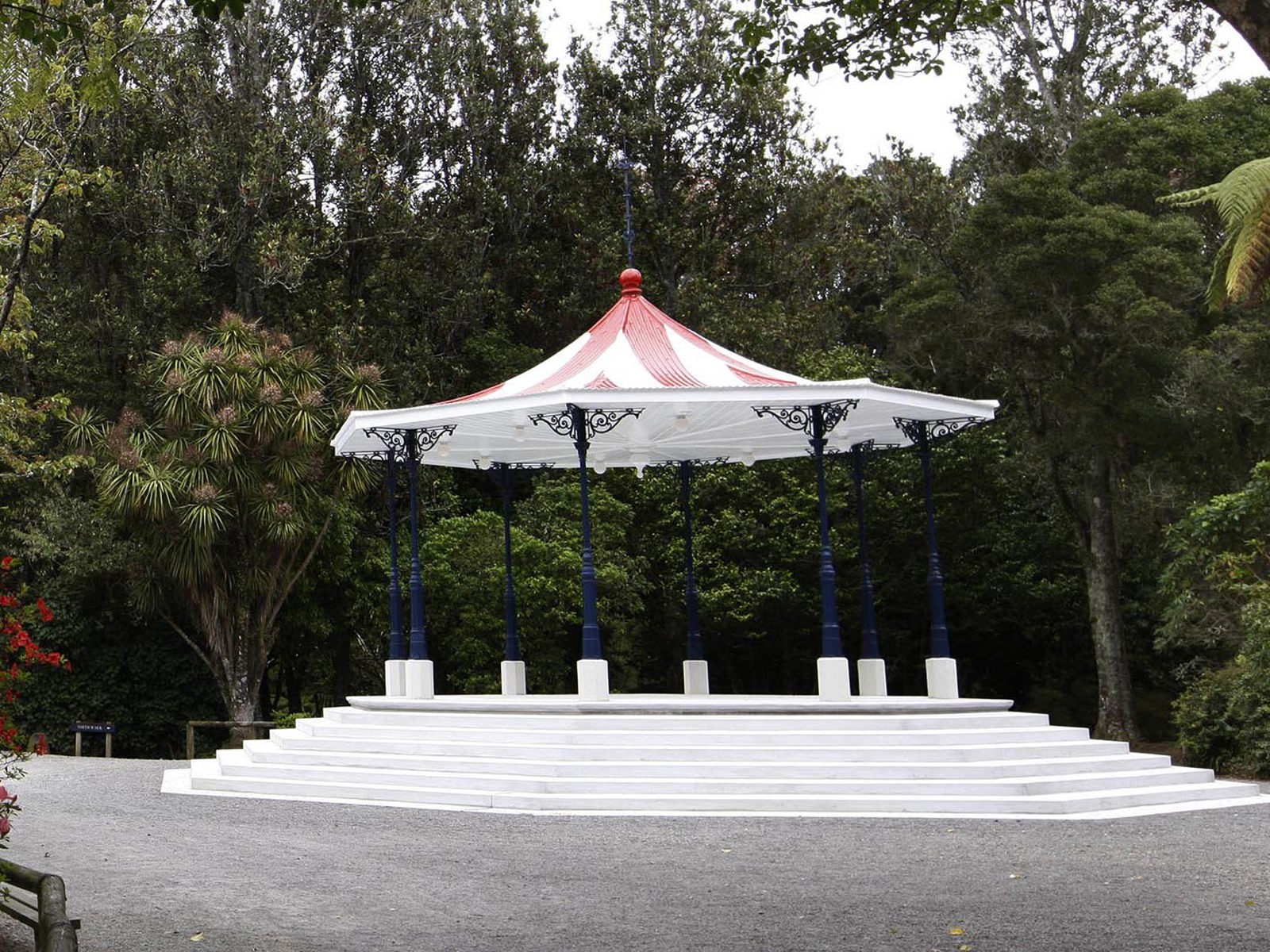 Band Rotunda