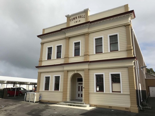 Inglewood Town Hall Outside