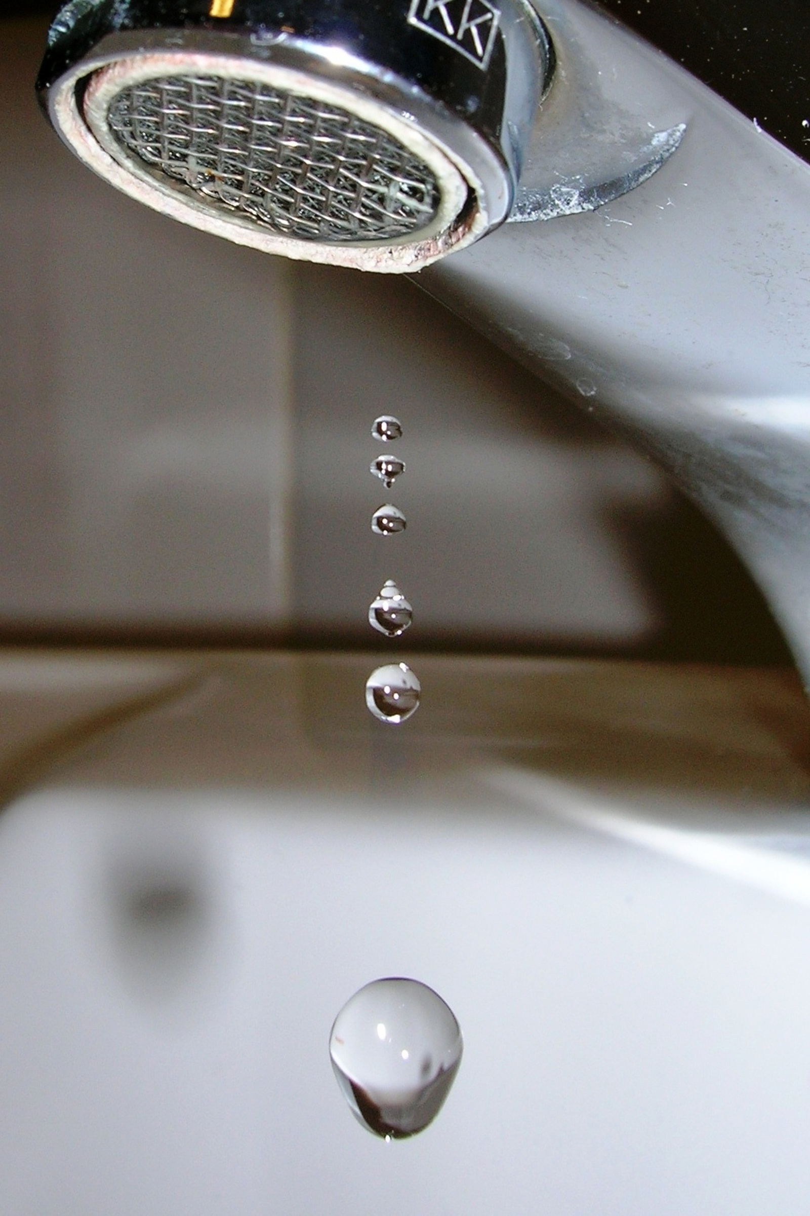 tap dripping