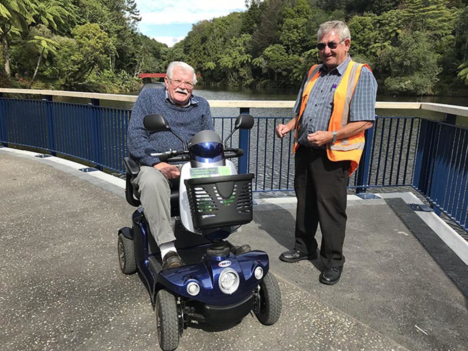 Pukekura park volunteer